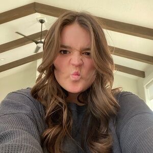 Meet your Posher, Kelly